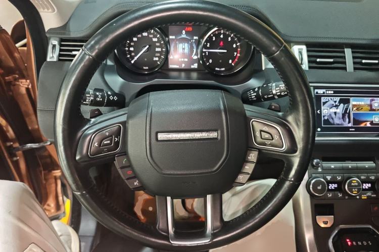Used Land Rover Range Evoque 2016 2.0T SE Smart Glow Edition Steering Wheel