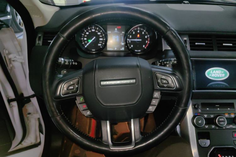 Used Land Rover Range Evoque 2016 2.0T SE Smart Glow Edition Steering Wheel