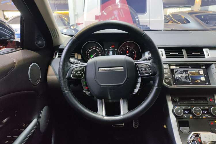 Used Land Rover Range Evoque 2016 2.0T Orange Edition Limited Model Steering Wheel