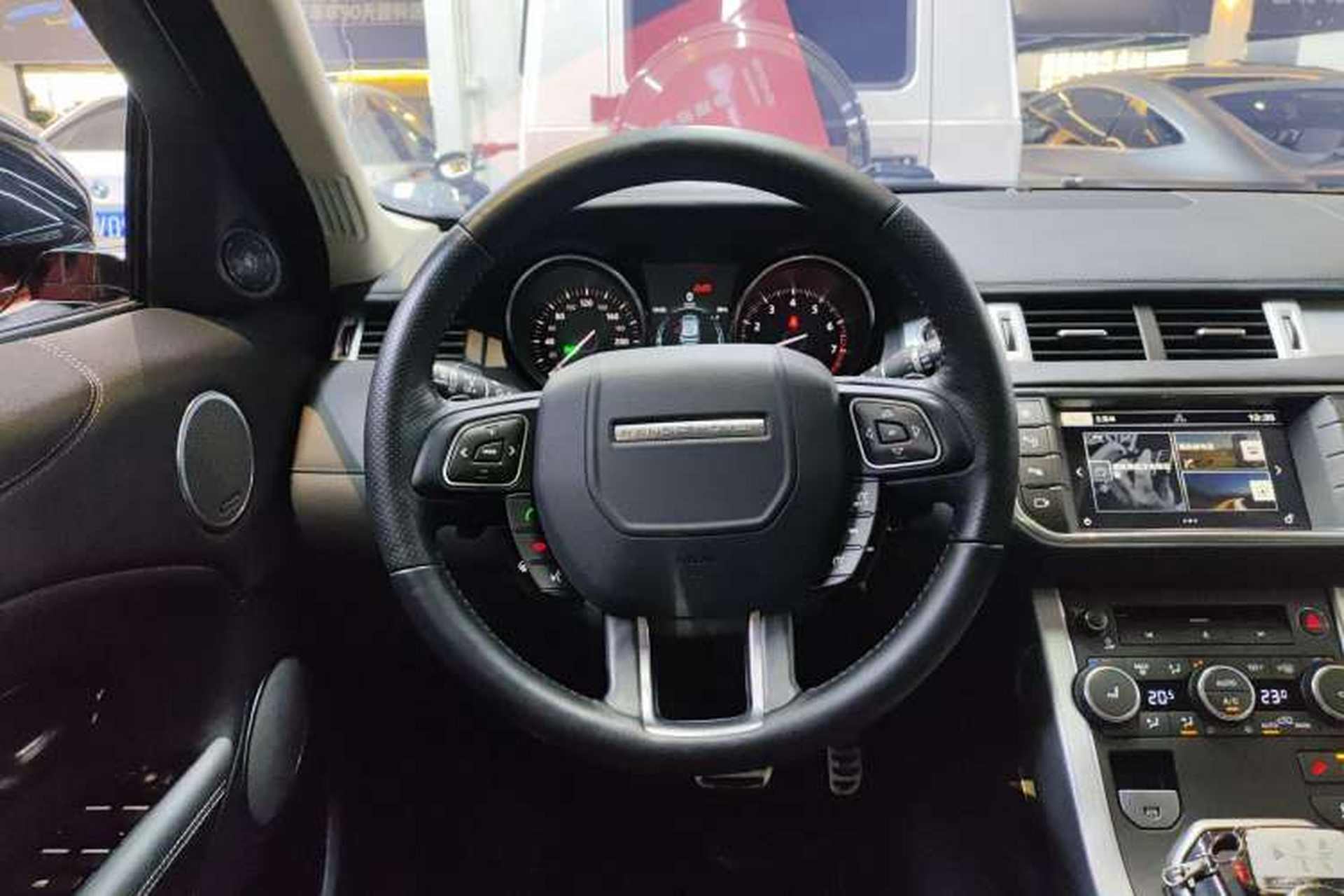 Used Land Rover Range Evoque 2016 2.0T Orange Edition Limited Model Steering Wheel