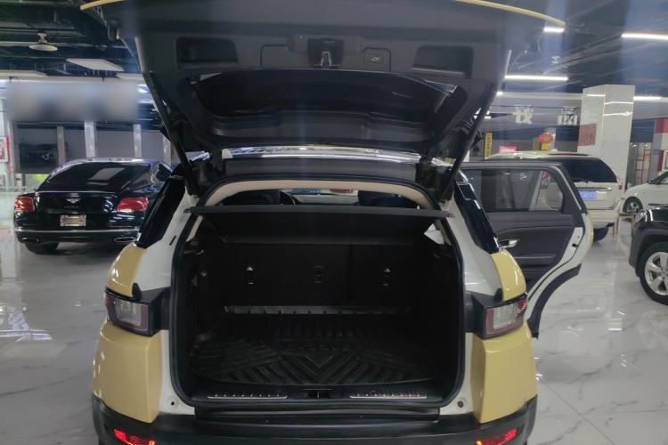 Used Land Rover Range Evoque 2016 2.0T SE Smart Glow Edition Trunk