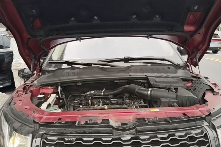Used Land Rover Range Evoque 2017 2.0T SE Smart Glow Edition Engine Bay