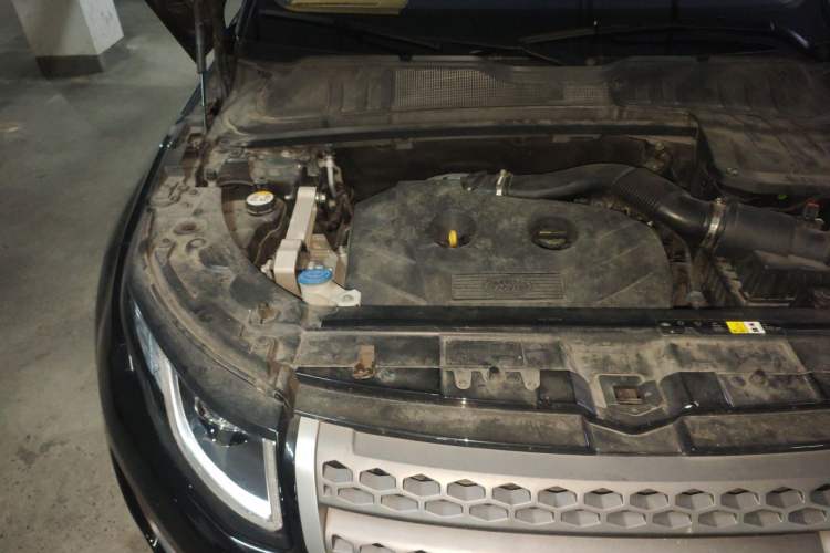 Used Land Rover Range Evoque 2017 2.0T SE Smart Glow Edition Engine Bay Right