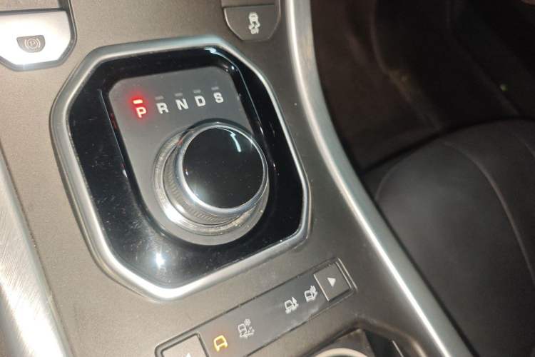 Used Land Rover Range Evoque 2017 2.0T SE Smart Glow Edition Gear Lever