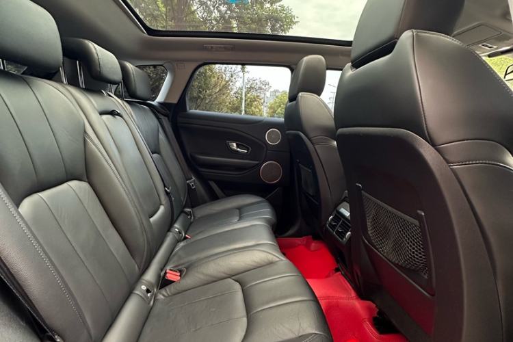 Used Land Rover Range Evoque 2017 2.0T PURE Style Edition Interior 11