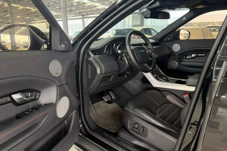 Used Land Rover Range Evoque 2017 2.0T Vivid Black Limited Edition Interior 2