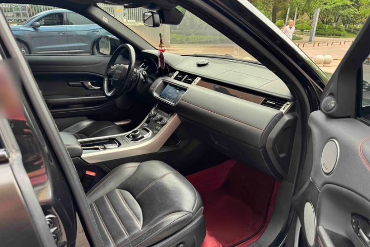 Used Land Rover Range Evoque 2017 2.0T Vivid Black Limited Edition Interior 4