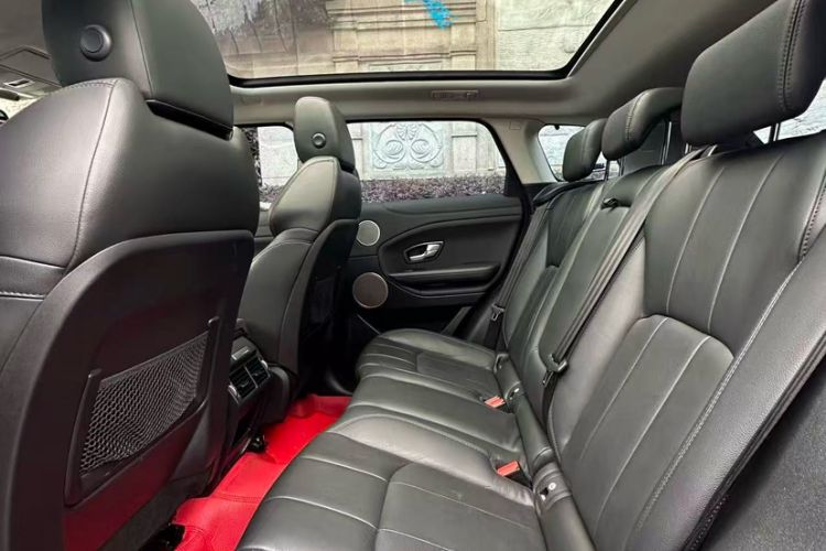 Used Land Rover Range Evoque 2017 2.0T PURE Style Edition Interior 7