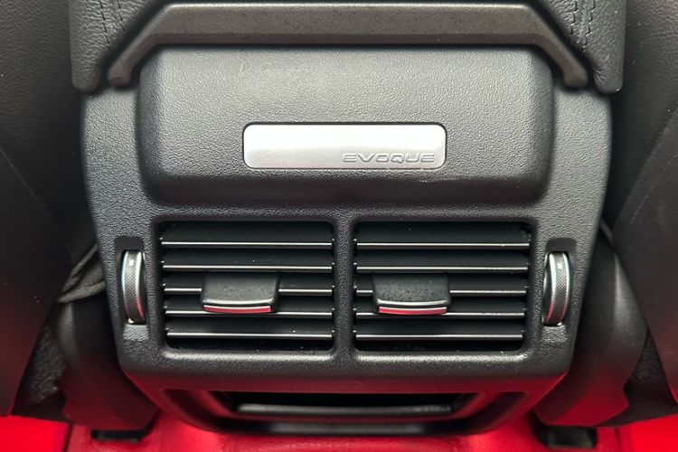 Used Land Rover Range Evoque 2017 2.0T PURE Style Edition Interior 8