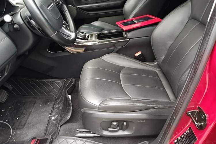 Used Land Rover Range Evoque 2017 2.0T SE Smart Glow Edition Left Front Seat