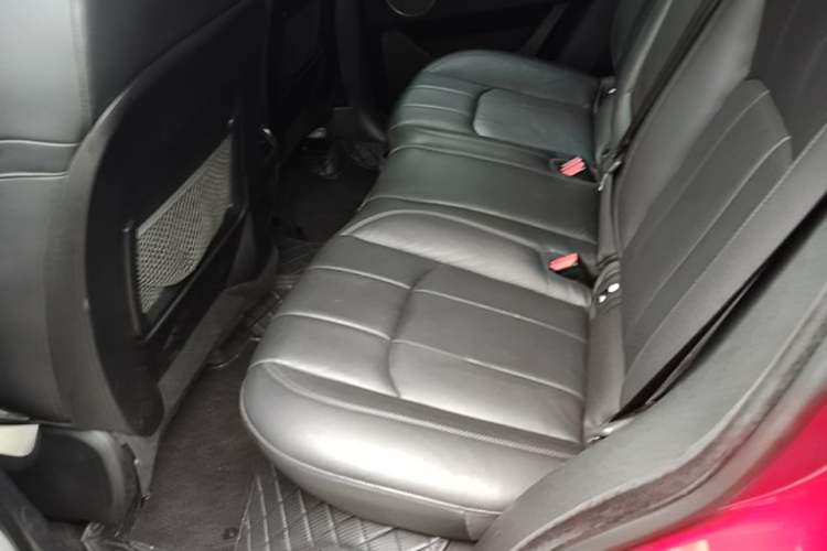 Used Land Rover Range Evoque 2017 2.0T SE Smart Glow Edition Left Rear Seat