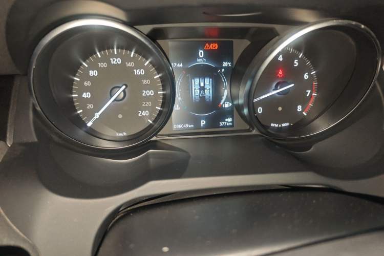 Used Land Rover Range Evoque 2017 2.0T SE Smart Glow Edition Odometer Close Up