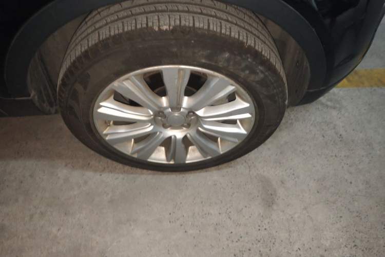 Used Land Rover Range Evoque 2017 2.0T SE Smart Glow Edition Right Front Wheel Hub