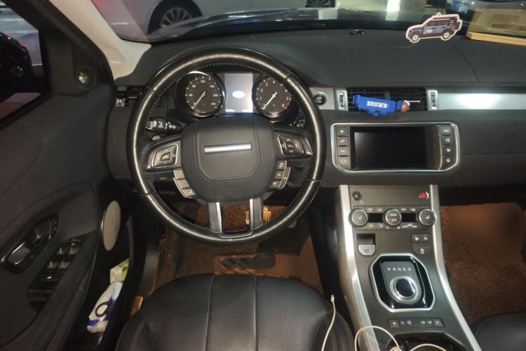 Used Land Rover Range Evoque 2017 2.0T SE Smart Glow Edition Steering Wheel