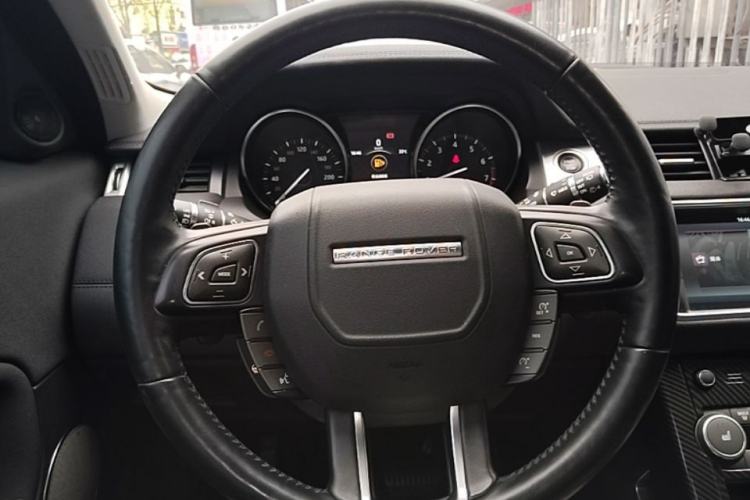Used Land Rover Range Evoque 2017 2.0T SE Smart Glow Edition Steering Wheel