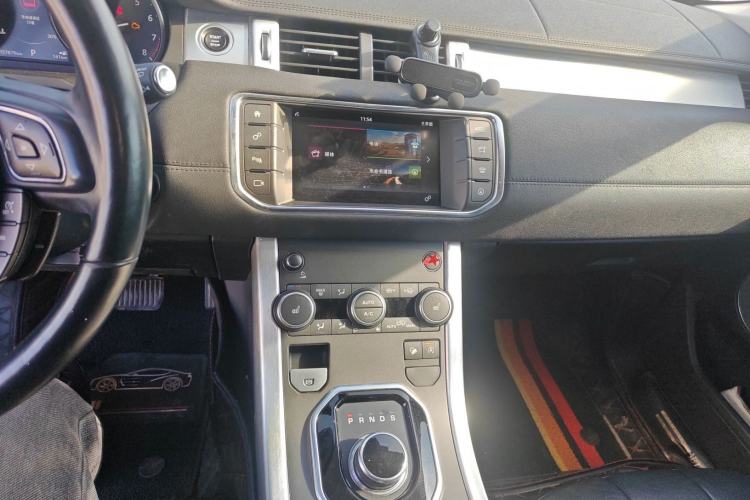 Used Land Rover Range Evoque 2017 2.0T SE Smart Glow Edition Audio And AC Panel