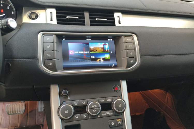 Used Land Rover Range Evoque 2017 2.0T British-Style Prestige Edition Audio And AC Panel