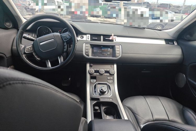 Used Land Rover Range Evoque 2017 2.0T SE Smart Glow Edition Center Console
