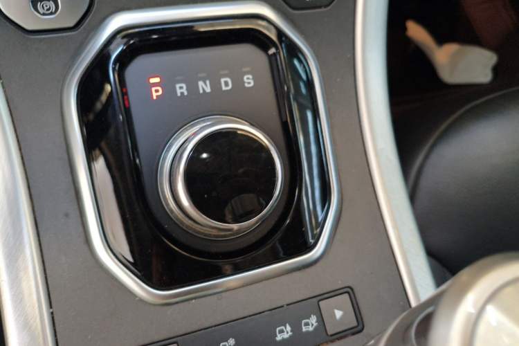 Used Land Rover Range Evoque 2017 2.0T British-Style Prestige Edition Gear Lever