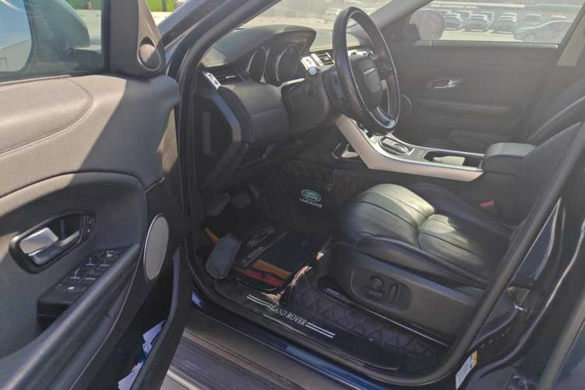 Used Land Rover Range Evoque 2017 2.0T SE Smart Glow Edition Interior 3