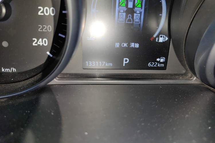 Used Land Rover Range Evoque 2017 2.0T PURE Style Edition Odometer Close Up