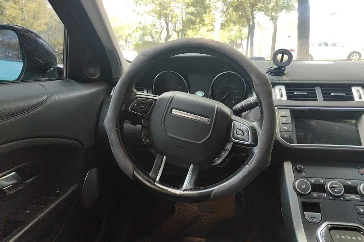 Used Land Rover Range Evoque 2017 2.0T PURE Style Edition Steering Wheel