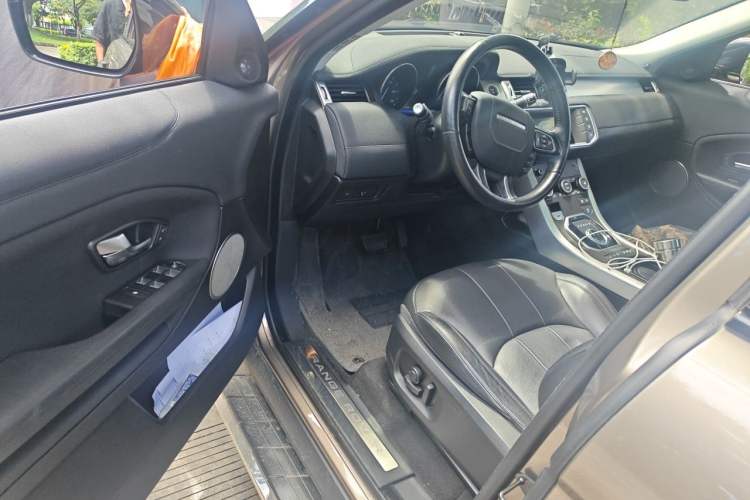 Used Land Rover Range Evoque 2017 2.0T SE Smart Glow Edition Driver Seat