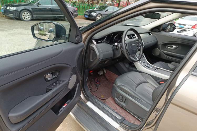 Used Land Rover Range Evoque 2017 2.0T British-Style Prestige Edition Driver Seat