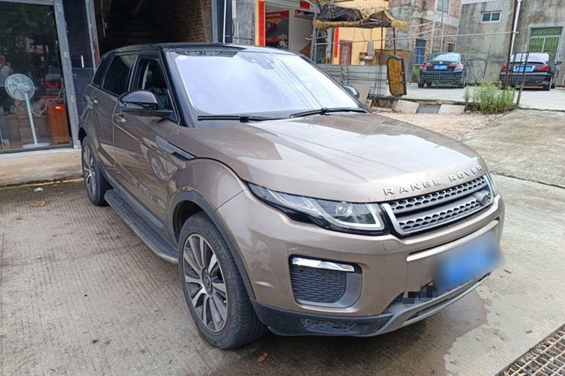 Used Land Rover Range Evoque 2017 2.0T British-Style Prestige Edition Front Right 45 Deg