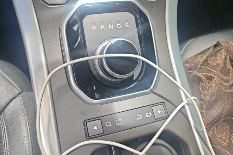 Used Land Rover Range Evoque 2017 2.0T SE Smart Glow Edition Gear Lever