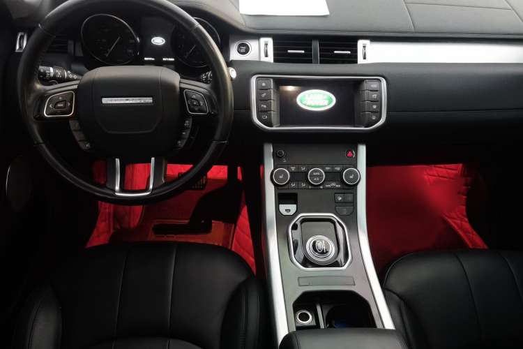 Used Land Rover Range Evoque 2017 2.0T SE Smart Glow Edition Interior 3
