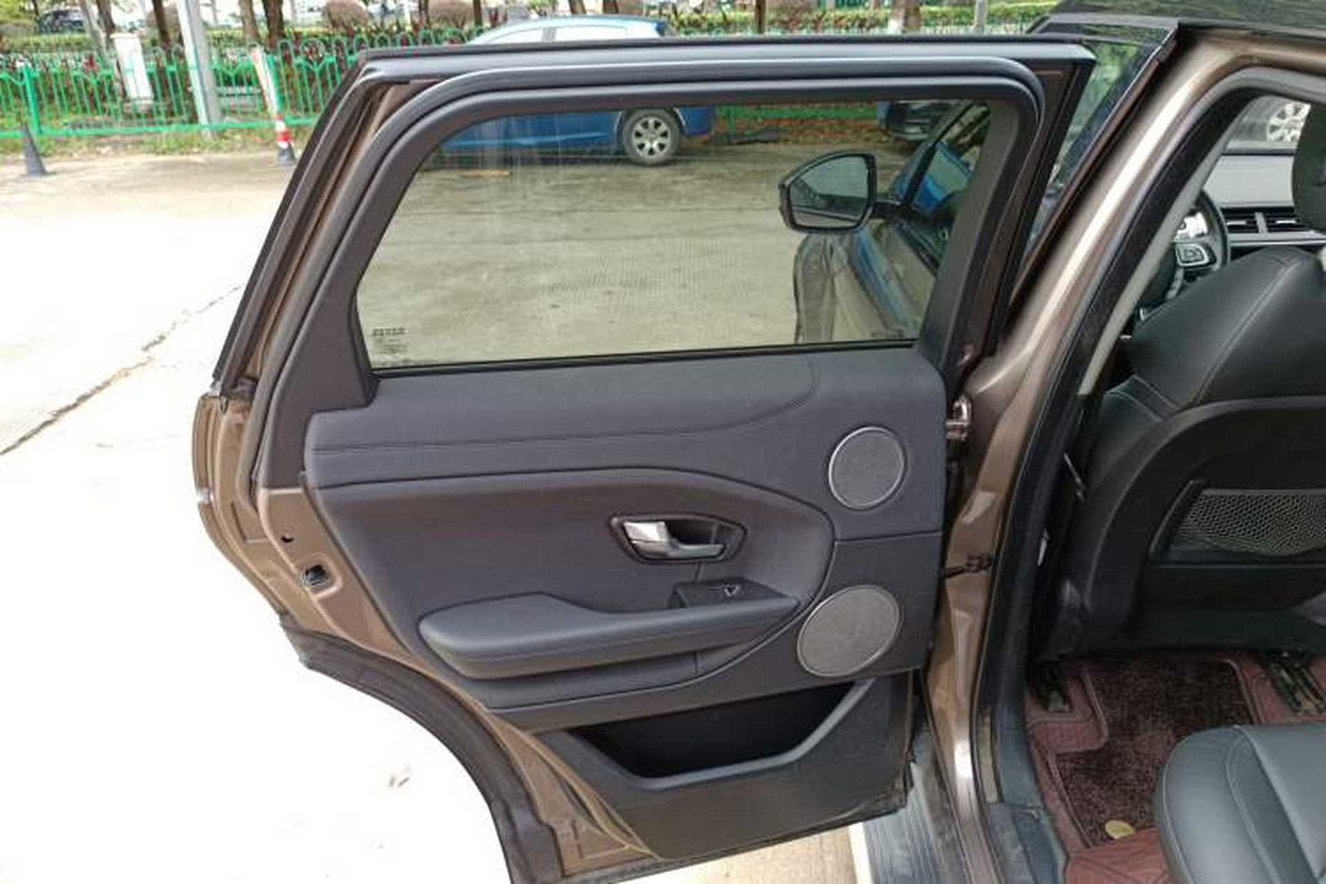 Used Land Rover Range Evoque 2017 2.0T British-Style Prestige Edition Left Rear Door Interior