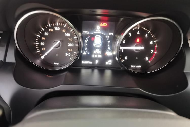 Used Land Rover Range Evoque 2017 2.0T SE Smart Glow Edition Odometer Close Up