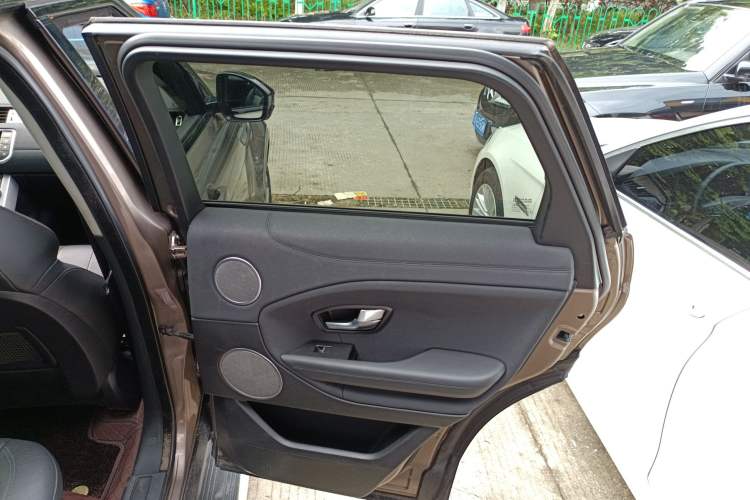 Used Land Rover Range Evoque 2017 2.0T British-Style Prestige Edition Right Rear Door Interior