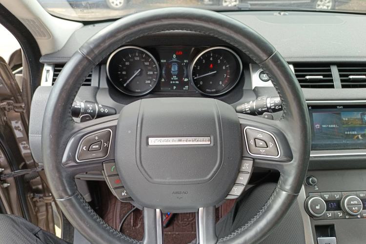 Used Land Rover Range Evoque 2017 2.0T British-Style Prestige Edition Steering Wheel