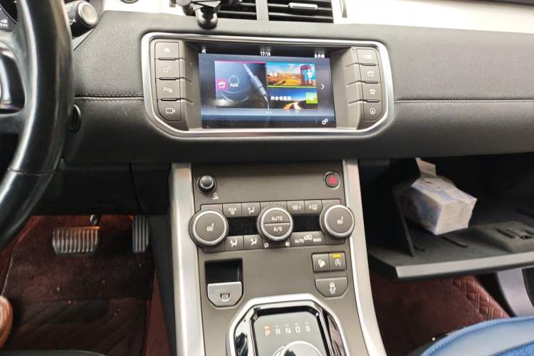 Used Land Rover Range Evoque 2017 2.0T SE Smart Glow Edition Audio And AC Panel