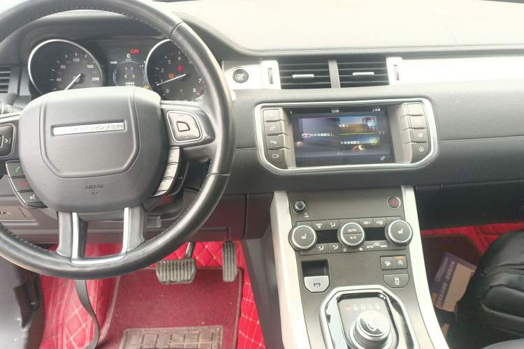 Used Land Rover Range Evoque 2017 2.0T SE Smart Glow Edition Audio And AC Panel