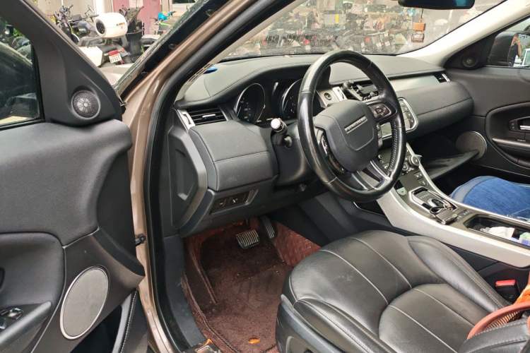 Used Land Rover Range Evoque 2017 2.0T SE Smart Glow Edition Driver Seat