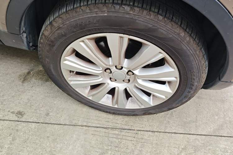 Used Land Rover Range Evoque 2017 2.0T SE Smart Glow Edition Right Front Wheel Hub