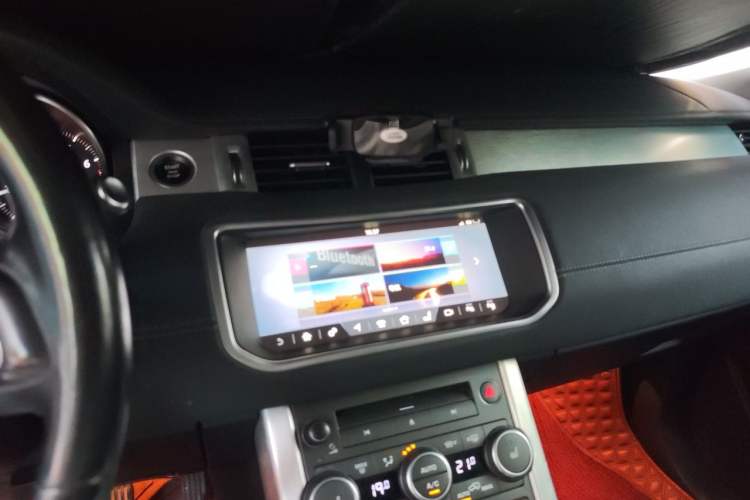 Used Land Rover Range Evoque 2017 2.0T SE Smart Glow Edition Audio And AC Panel