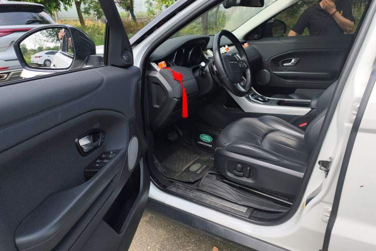 Used Land Rover Range Evoque 2017 2.0T British-Style Prestige Edition Driver Seat