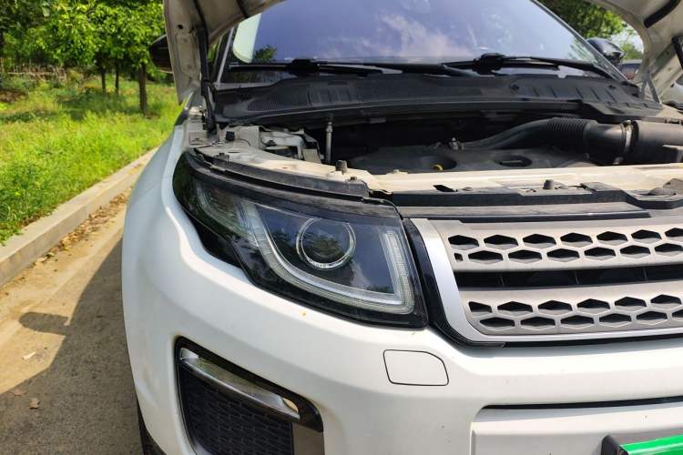 Used Land Rover Range Evoque 2017 2.0T British-Style Prestige Edition Engine Bay Right