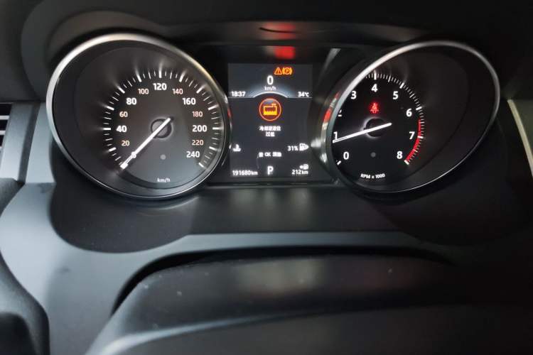 Used Land Rover Range Evoque 2017 2.0T SE Smart Glow Edition Odometer Close Up
