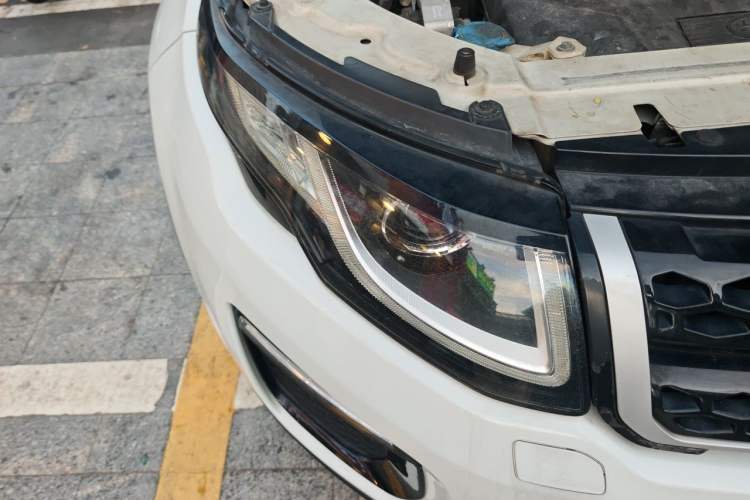 Used Land Rover Range Evoque 2017 2.0T SE Smart Glow Edition Right Front Headlight