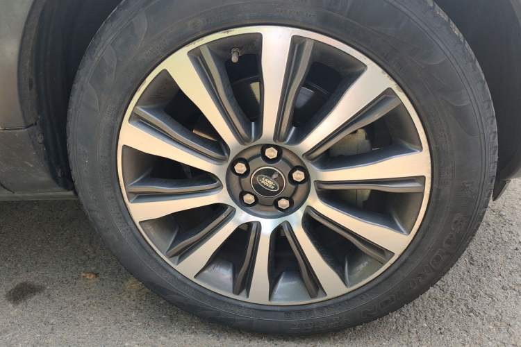 Used Land Rover Range Evoque 2017 2.0T British-Style Prestige Edition Right Front Wheel Hub