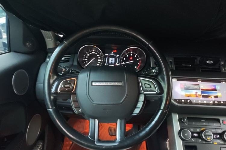 Used Land Rover Range Evoque 2017 2.0T SE Smart Glow Edition Steering Wheel