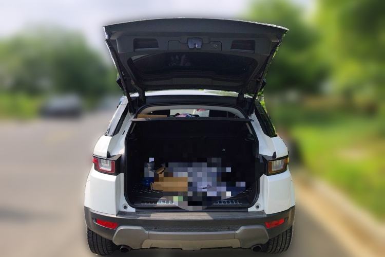 Used Land Rover Range Evoque 2017 2.0T British-Style Prestige Edition Trunk
