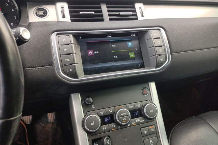 Used Land Rover Range Evoque 2017 2.0T SE Smart Glow Edition Audio And AC Panel