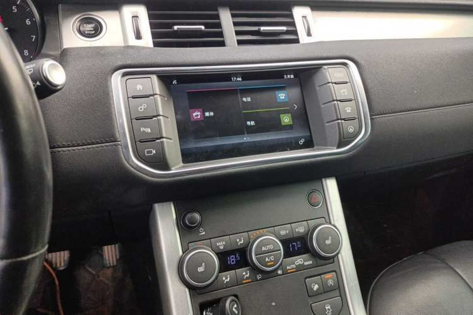 Used Land Rover Range Evoque 2017 2.0T SE Smart Glow Edition Audio And AC Panel