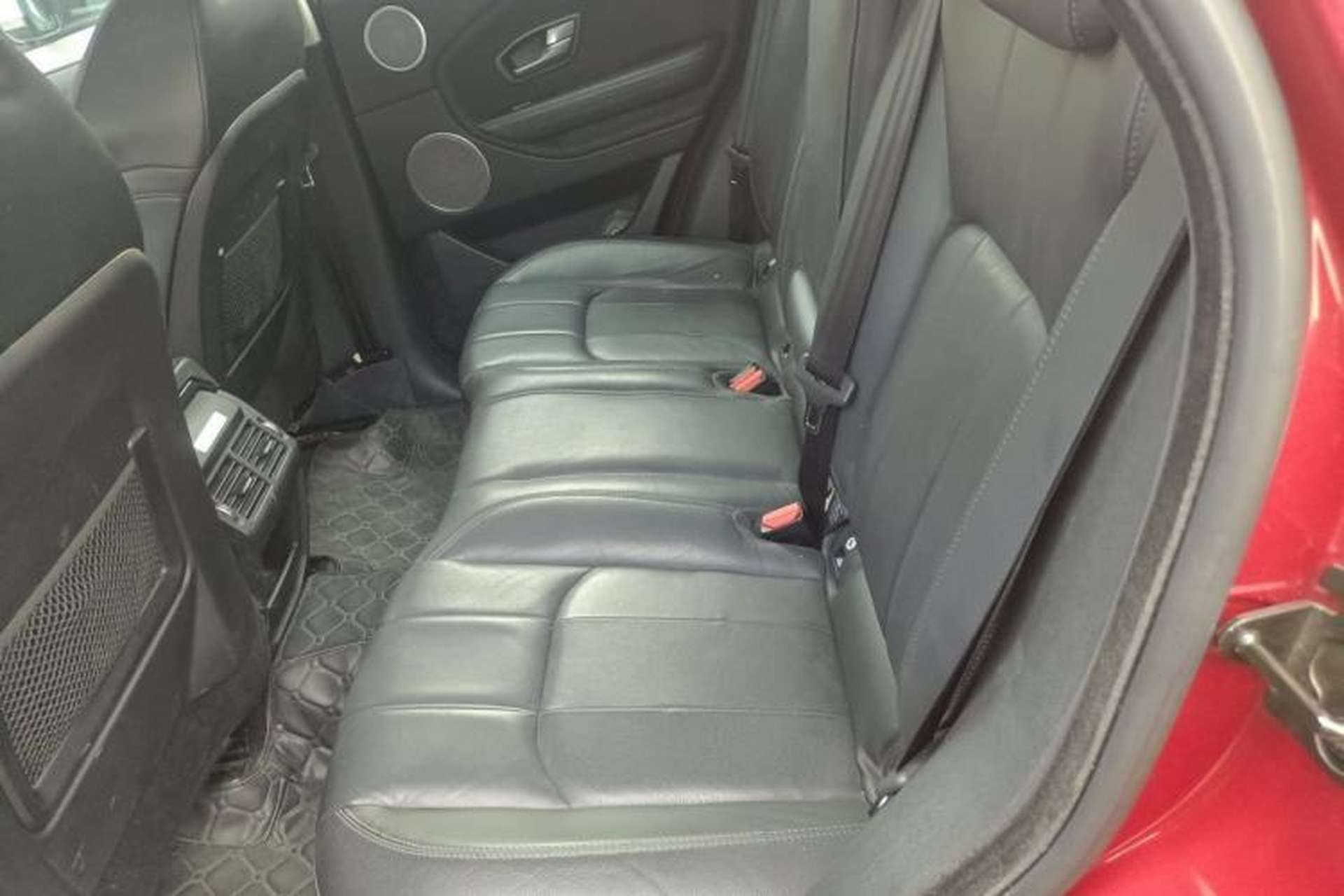 Used Land Rover Range Evoque 2017 2.0T SE Smart Glow Edition Left Rear Seat